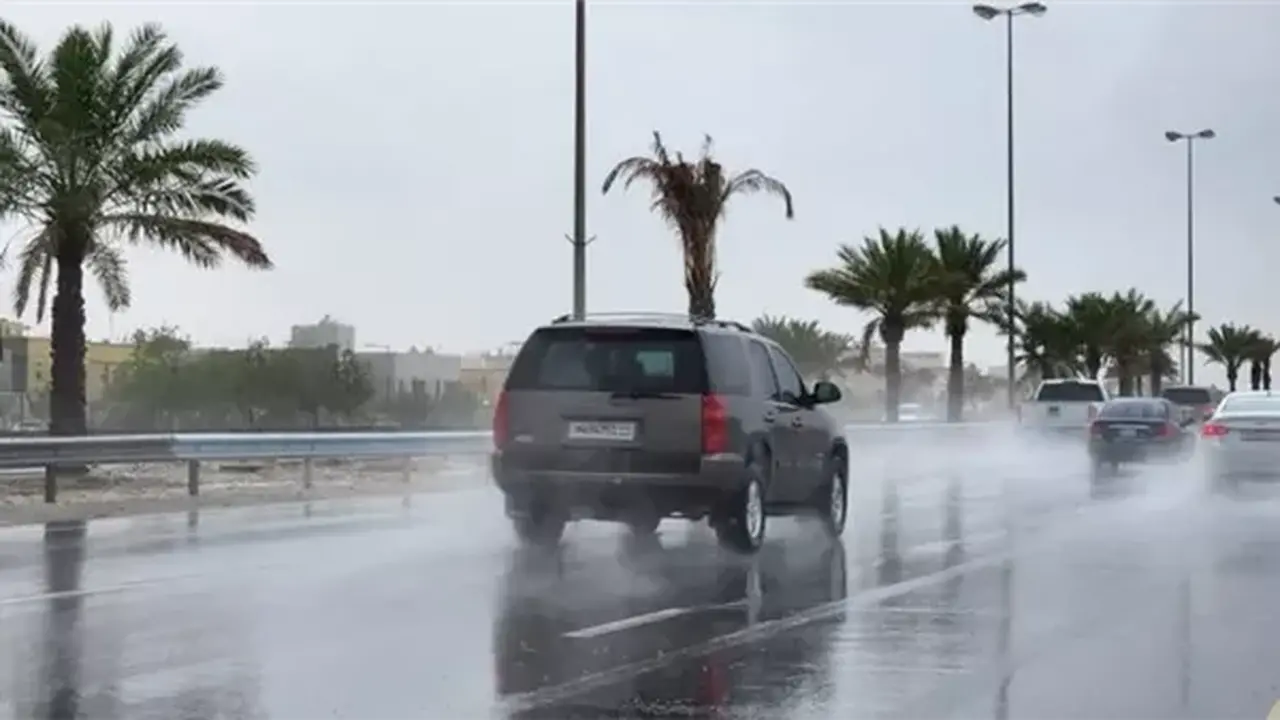 تحذير للأرصاد.. رياح قوية وأتربة تضرب محافظات مصر مع انخفاض درجات الحرارة